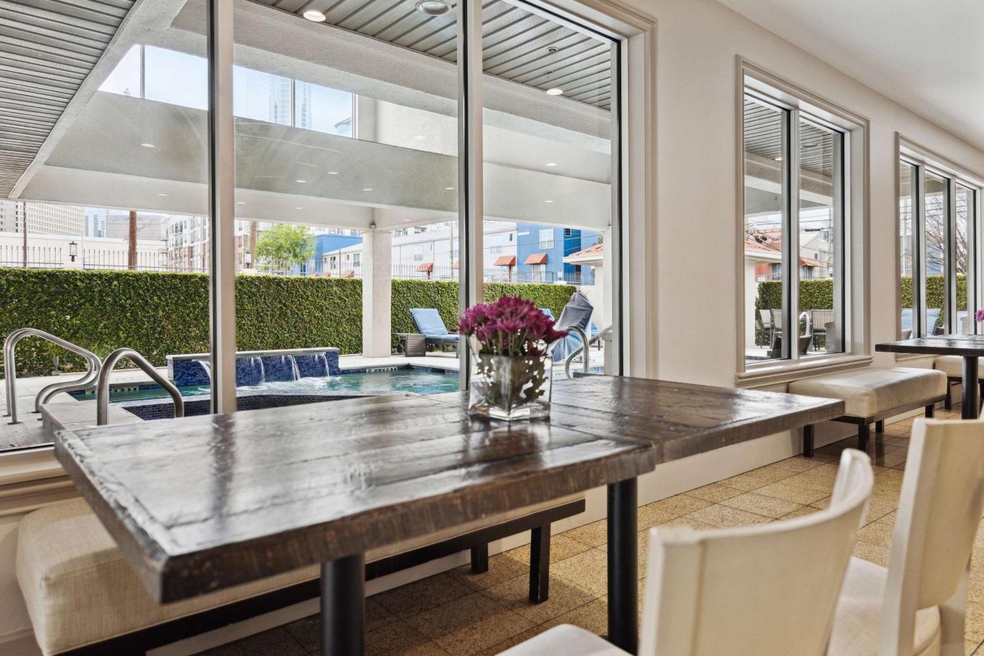 Best Western Plus Downtown Inn & Suites Houston Exteriör bild